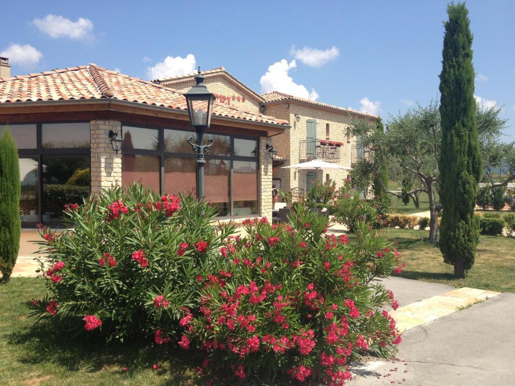Logis Hotel Restaurant Le Mas De Mon Pere Saint-Jean-le-Centenier Εξωτερικό φωτογραφία